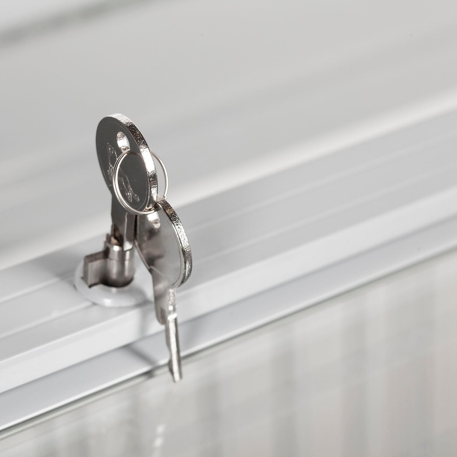 Sliding Curved Glass Lid Chest Freezer - NIC101SCEB /IRL