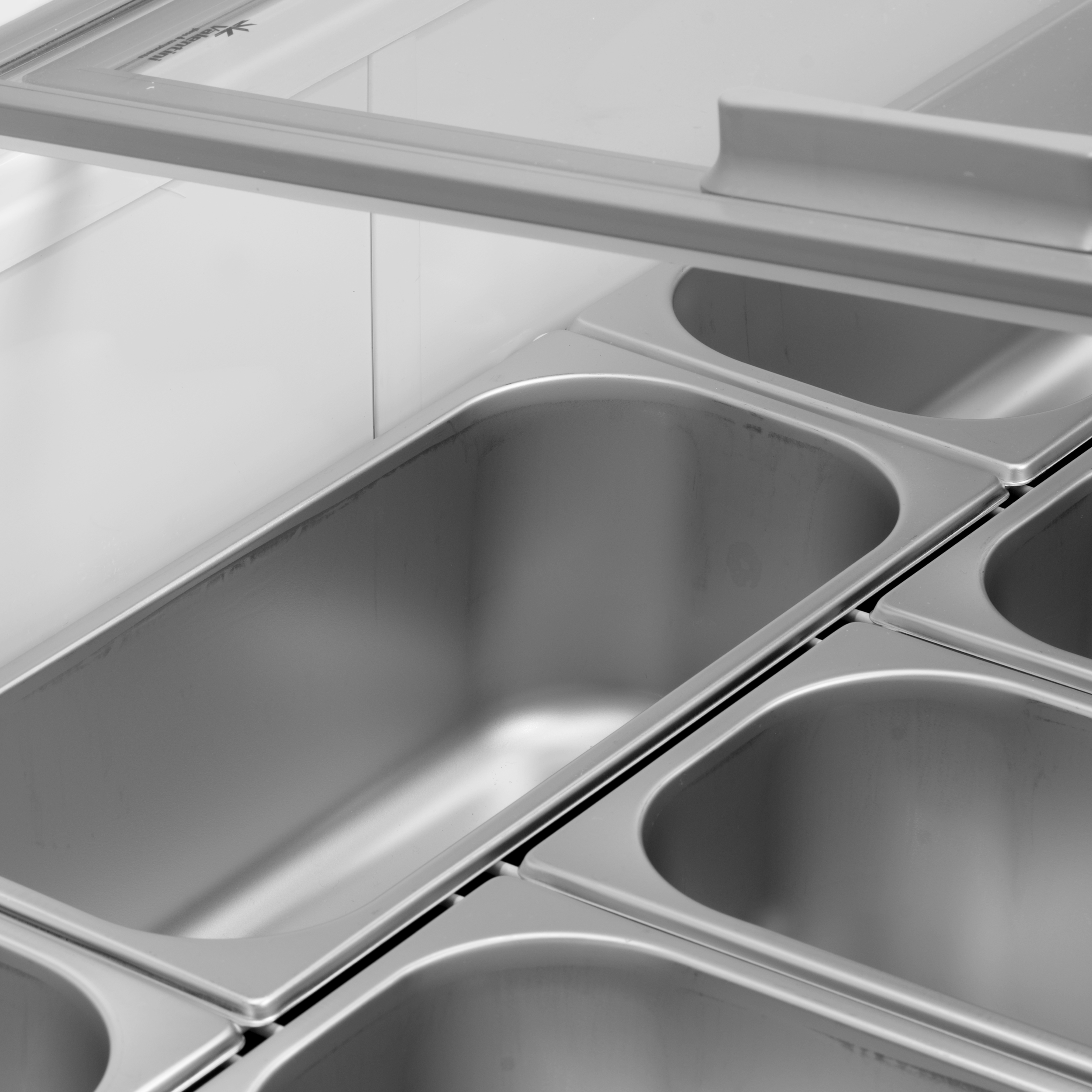 Scoop Ice Cream Display - SLANT510