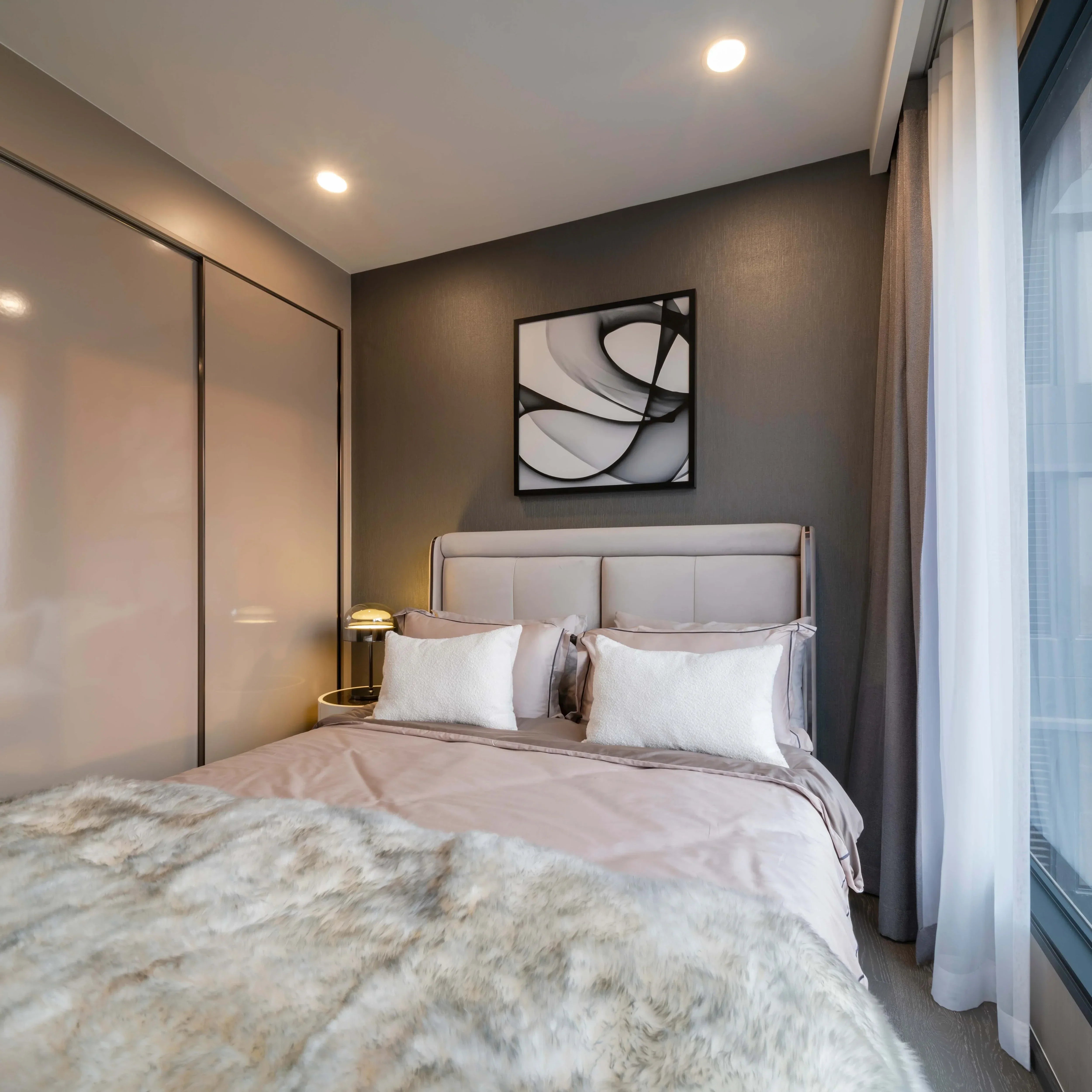 Circular Recessed LED Downlight - Black & White - Multiple Sizes