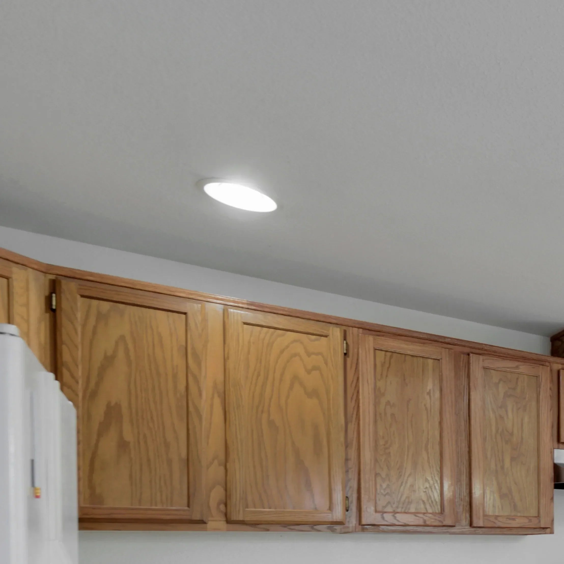 Circular Recessed LED Downlight - Black & White - Multiple Sizes