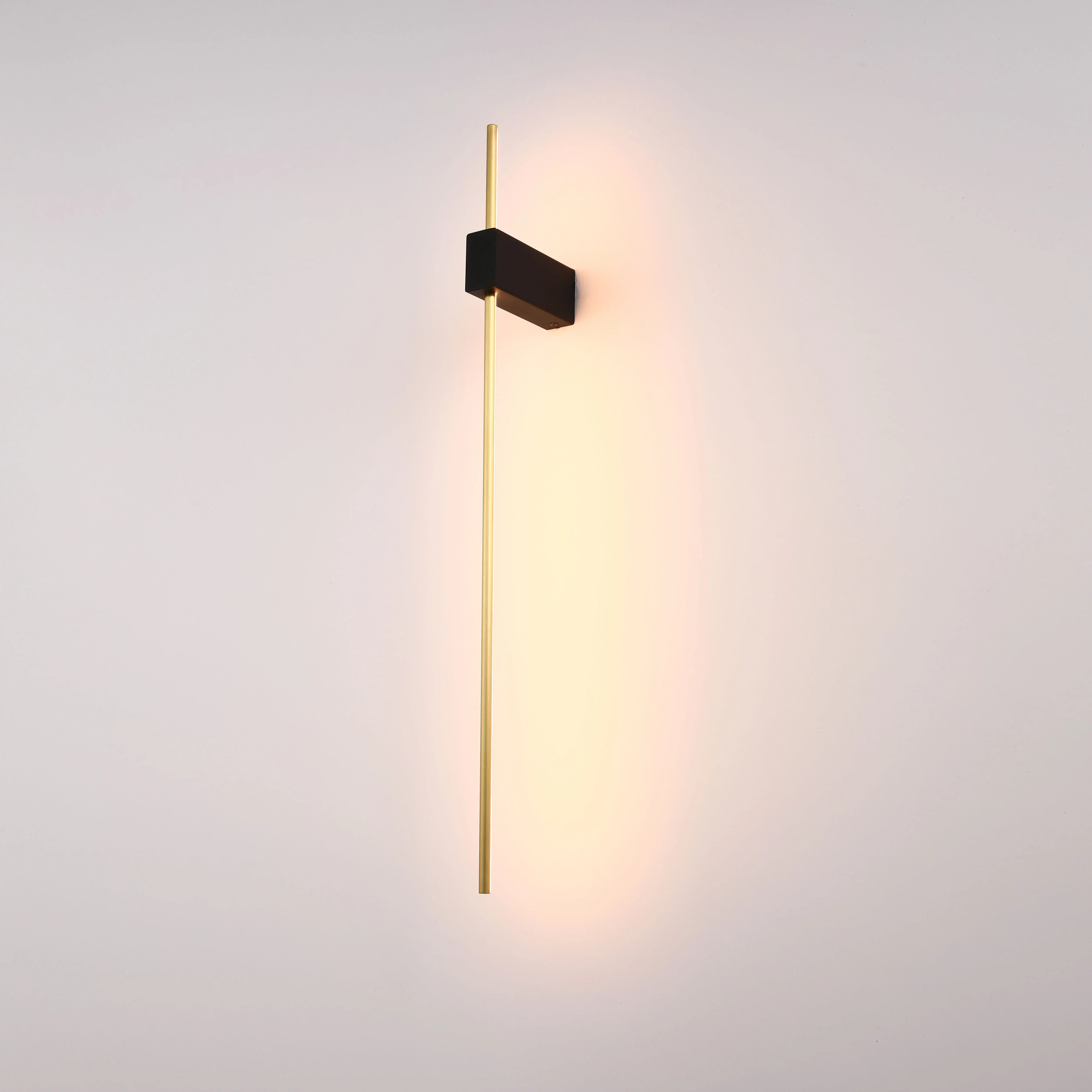 Aurora Slimline LED Wall Light – Modern Minimalist Dimmable Wall Sconce in Black & Gold