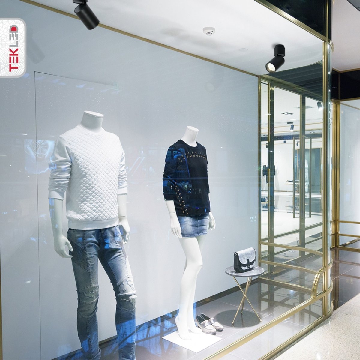 More interior usage of LED Surface-Recesssed Rotatable Downlight H-160 20W Cool White 4000K Black | TEKLED 174-03696