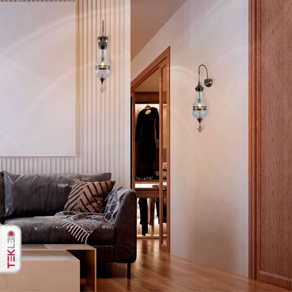 Indoor usage of Clear Glass Antique Bronze Metal Body Moroccan Style Wall Light with E27 Fitting | TEKLED 151-19457