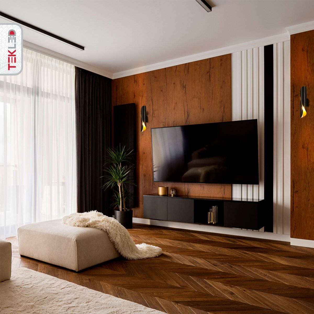 Interior application of Black Gold Metal Cylinder Wall Light with 2xG9 Fitting | TEKLED 151-19742